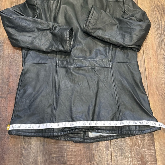 Wilson’s leather jacket - Picture 9 of 11